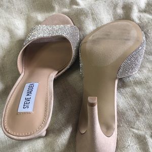 Sold    Steve Madden rhinestones beige/nude heel